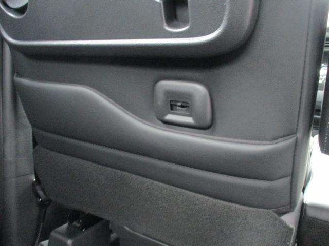 ����ȃV�[�g�o�b�N�ɂt�r�a�|�[�g������܂��̂ł��q�l�̃Q�[���@�Ȃǂ̏[�d���ł��܂���