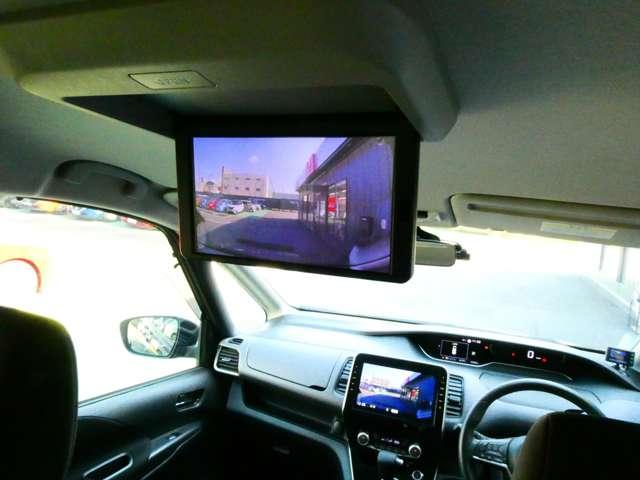 セレナ ２．０　ハイウェイスター　Ｖ　日産純正１０インチメモリーナビ　サイドエアバッグ　アラウンドビュ－　１オナ　アルミ　衝突被害軽減　ＬＤＰ　エアバッグ　両側オートスライドドア　ＬＥＤライト　インテリジェントキー　点検記録簿　サイドカメラ　メモリーナビ　ナビＴＶ（6枚目）