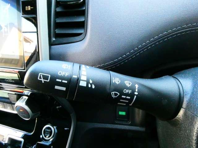 セレナ ２．０　ハイウェイスター　Ｖ　日産純正１０インチメモリーナビ　サイドエアバッグ　アラウンドビュ－　１オナ　アルミ　衝突被害軽減　ＬＤＰ　エアバッグ　両側オートスライドドア　ＬＥＤライト　インテリジェントキー　点検記録簿　サイドカメラ　メモリーナビ　ナビＴＶ（19枚目）