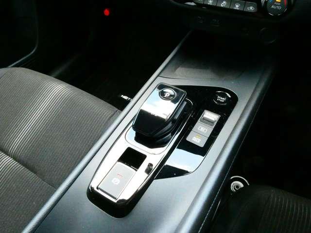 ノート １．２　Ｘ　日産純正メーカーナビ　プロパイロット　リアカメラ　衝突被害軽減ブレ－キ　全方位カメラ　ＥＴＣ付　ＬＥＤヘッドライト　レーダークルーズ　レーンアシスト　インテリジェントキー　ドラレコ　アイドリングストップ　盗難防止システム　ワンセグＴＶ（11枚目）