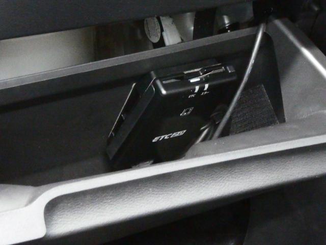 �����ɂd�s�b�t���Ă���܂��B�������H�̗��������X�C�X�C��@�d�s�b�J�[�h�̐\�����݂͓��Y�J�[�h���������߁I�I�I�u���S�v�u���g�N�v�u�֗��v�ŊF���܂̃J�[���C�t���T�|�[�g������T���ڂ̃J�[�h�ł��B