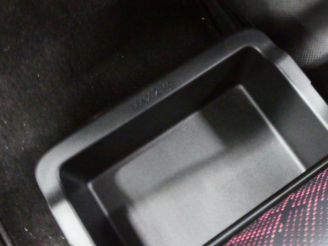 ����ȃV�[�g�̉��ɂ͈����o�����̏���������X�y�[�X���������܂��B