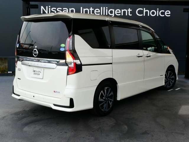 セレナ ２．０　ハイウェイスター　Ｖ　日産純正１０インチナビ　プロパイロット　１オナ　アルミ　衝突被害軽減　ＬＤＰ　エアバッグ　両側オートスライドドア　ＬＥＤライト　インテリジェントキー　点検記録簿　メモリーナビ　アダプティブクルーズコントロール　アイドリングストップ　ナビＴＶ（3枚目）