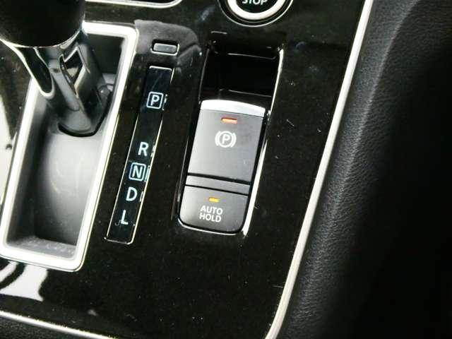 セレナ ２．０　ハイウェイスター　Ｖ　日産純正１０インチナビ　プロパイロット　１オナ　アルミ　衝突被害軽減　ＬＤＰ　エアバッグ　両側オートスライドドア　ＬＥＤライト　インテリジェントキー　点検記録簿　メモリーナビ　アダプティブクルーズコントロール　アイドリングストップ　ナビＴＶ（11枚目）