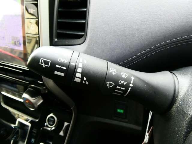 セレナ ２．０　ハイウェイスター　Ｖ　日産純正１０インチナビ　プロパイロット　１オナ　アルミ　衝突被害軽減　ＬＤＰ　エアバッグ　両側オートスライドドア　ＬＥＤライト　インテリジェントキー　点検記録簿　メモリーナビ　アダプティブクルーズコントロール　アイドリングストップ　ナビＴＶ（20枚目）