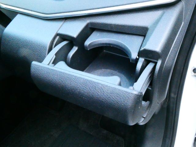 ノート １．２　Ｘ　日産純正メーカーナビ　アラウンドビューモニター　日産純正メーカーナビ　アラウンドビューモニター　ブラインドスポットモニター　アダプティブＬＥＤヘッドライト　スマートルームミラー　ＳＯＳコール　車線逸脱防止システム　踏み間違いアシスト（31枚目）