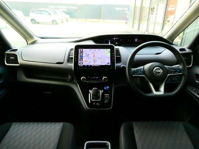 セレナ 1.2 e-POWER ハイウェイスター V 日産純正10インチメモリーナビ 360°カメラ エマジェンシーブレーキ 1オナ スマキー バックカメラ LED レーンアシスト 点検記録簿付 ETC ドラレコ Aストップ イモビ サイドカーテンエアバック フルオートエアコン ABS(4枚目)