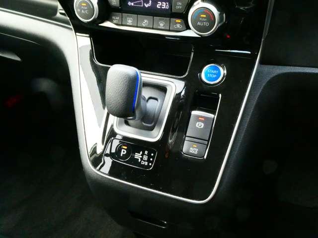 セレナ 1.2 e-POWER ハイウェイスター V 日産純正10インチメモリーナビ 360°カメラ エマジェンシーブレーキ 1オナ スマキー バックカメラ LED レーンアシスト 点検記録簿付 ETC ドラレコ Aストップ イモビ サイドカーテンエアバック フルオートエアコン ABS(8枚目)