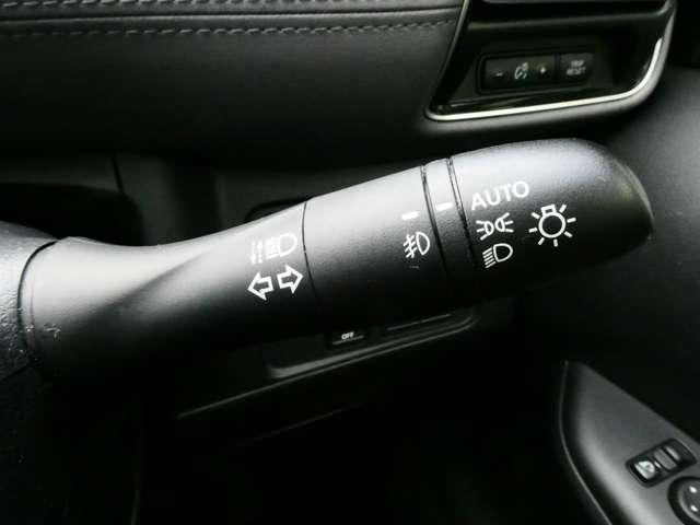 セレナ 1.2 e-POWER ハイウェイスター V 日産純正10インチメモリーナビ 360°カメラ エマジェンシーブレーキ 1オナ スマキー バックカメラ LED レーンアシスト 点検記録簿付 ETC ドラレコ Aストップ イモビ サイドカーテンエアバック フルオートエアコン ABS(18枚目)