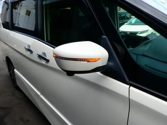 �Ό��Ԃ���̎��F�����悭�X�^�C���b�V���ȃE�B���J�[�h�A�~���[