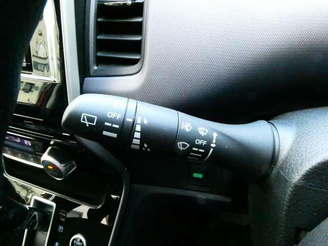 セレナ ２．０　ＸＶ　日産純正７インチナビ　オートクルーズ　レーンキープ　ワンオーナー車　インテリキー　バックカメラ　記録簿　ドラレコ　パワーウインドウ　盗難防止システム　ナビＴＶ　エアコン　ＡＢＳ　エアバッグ　メモリーナビ　キーレス（17枚目）