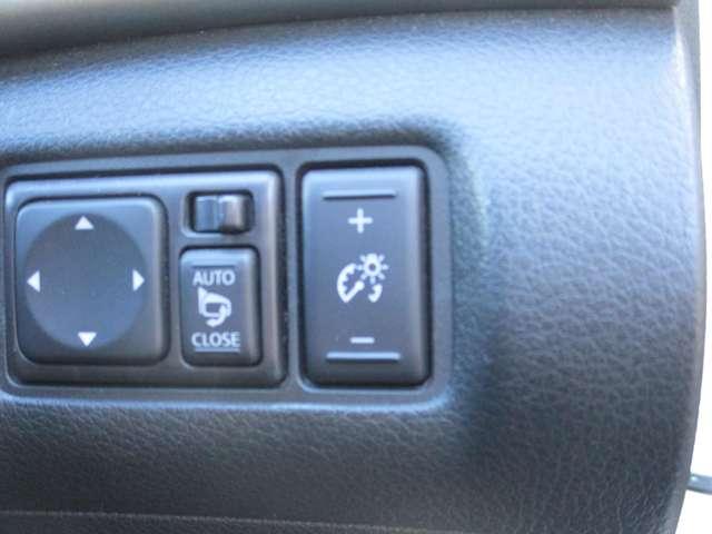 ���[�^�[�Ɠx�̒����͂�����̃X�C�b�`�ŃX���[�Y�ɑ���ł��܂�