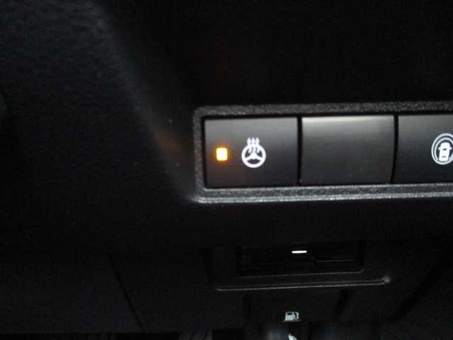 �O�ȃV�[�g�q�[�^�[�́A�g�h�E�k�n�E�n�e�e�̂R�i�K�ɐ؂�ւ����ł��܂��B