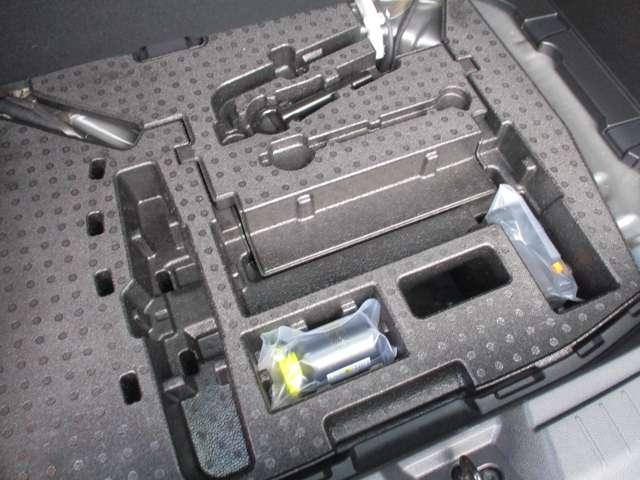 オーラ Ｇ　レザーエディション　日産純正メモリーナビ　プロパイロット　日産純正メモリーナビ　日産純正前後ドライブレコーダー　アラウンドビューモニター　ハンドルヒーター　シートヒーター　スマートルームミラー　ブラインドスポットモニター　アダプティブＬＥＤヘッドライト（41枚目）