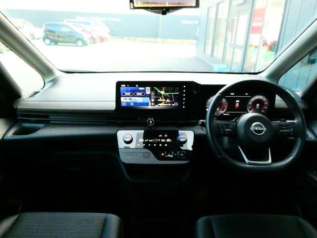 セレナ 2.0 ハイウェイスターV 日産純正メーカーナビ 後席モニター W電動スライド レーダークルコン レーンアシスト LEDランプ ワンオーナー車 盗難防止システム ETC装備 カーテンエアバッグ アルミホイール キーフリー メモリ-ナビ ナビTV 記録簿 エアコン(4枚目)