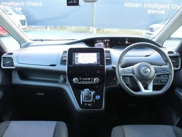 セレナ 1.2 e-POWER XV 日産純正メモリーナビ バックカメラ バックビューモニター 両側パワースライドドア LEDヘッドライト クルーズコントロール ワンオーナー車 ETC スマートキー ドライブレコーダー アルミホイール 車線逸脱 盗難防止装置 キーレス(4枚目)