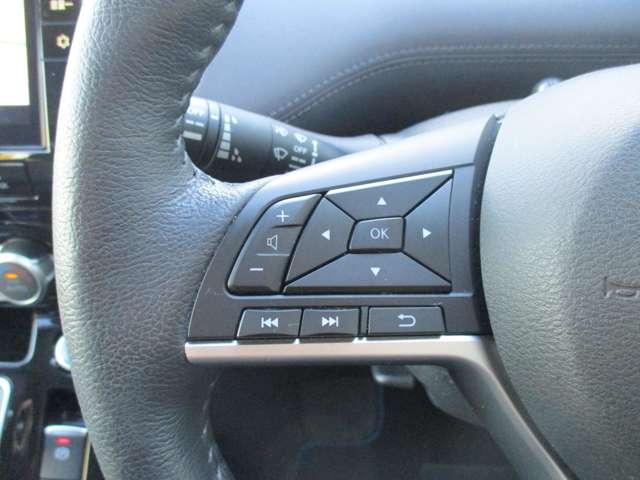 �茳�ŃI�[�f�B�I����ł��܂��B�I�[�f�B�I�̖{�̂̃p�l���𑀍삷��Ƃǂ����Ă����j�^�[�Ɏw��Ȃǂ��t���Č��\�C�ɂȂ�܂��񂩁H�茳�̃X�C�b�`�ő��삷��Ή�ʂ��������ƂȂ�����ł��܂���B