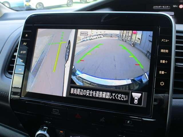 �X�C�b�`����ɂ��A�u�g�b�v�r���[�v�u�t�����g�r���[�v�u�T�C�h�u���C���h�r���[�v��؂�ւ����\�ł��B