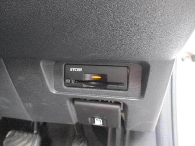 �����ɂd�s�b�t���Ă���܂��B�������H�̗��������X�C�X�C��@�d�s�b�J�[�h�̐\�����݂͓��Y�J�[�h���������߁I�I�I�u���S�v�u���g�N�v�u�֗��v�ŊF���܂̃J�[���C�t���T�|�[�g������T���ڂ̃J�[�h�ł��B