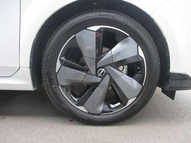 �������͑�������B���Y�����̃A���~�z�C�[���ő�����������B�^�C���T�C�Y�͂Q�O�T�^�T�O�q�P�V�ɂȂ�܂�