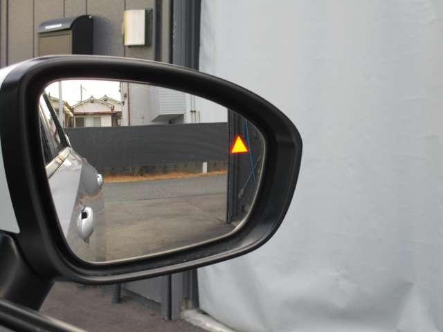 �㑤������ڋ߂���ԗ������m���I�����W�F�ɓ_�����Ēm�点�Ă���܂��B