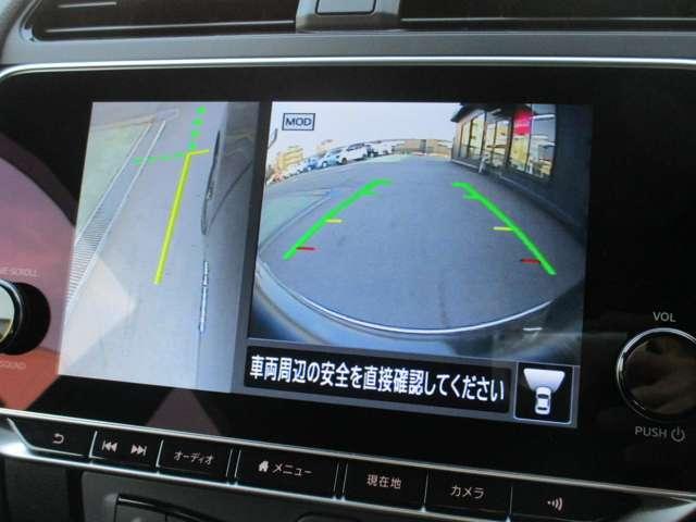 �X�C�b�`����ɂ��A�u�g�b�v�r���[�v�u�t�����g�r���[�v�u�T�C�h�u���C���h�r���[�v��؂�ւ����\�ł��B