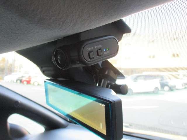 リーフ Ｘ　Ｖセレクション　９０周年記念車　日産純正メーカーナビ　プロパイロット　試乗車ＵＰ　全方位カメラ　ＬＥＤヘッドライト　インテリキー　レーンキープ　踏み間違い防止　ＥＴＣ　サイドカーテンエアバック　Ｂカメラ　ナビＴＶ（28枚目）