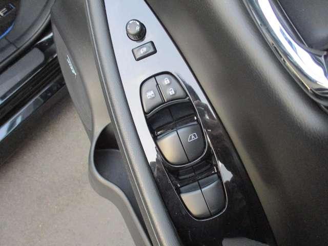 リーフ Ｘ　Ｖセレクション　９０周年記念車　日産純正メーカーナビ　プロパイロット　試乗車ＵＰ　全方位カメラ　ＬＥＤヘッドライト　インテリキー　レーンキープ　踏み間違い防止　ＥＴＣ　サイドカーテンエアバック　Ｂカメラ　ナビＴＶ（36枚目）