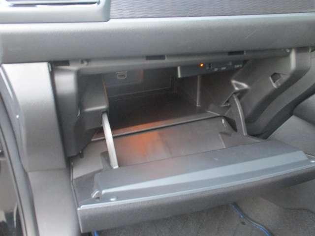 リーフ Ｘ　Ｖセレクション　９０周年記念車　日産純正メーカーナビ　プロパイロット　試乗車ＵＰ　全方位カメラ　ＬＥＤヘッドライト　インテリキー　レーンキープ　踏み間違い防止　ＥＴＣ　サイドカーテンエアバック　Ｂカメラ　ナビＴＶ（38枚目）