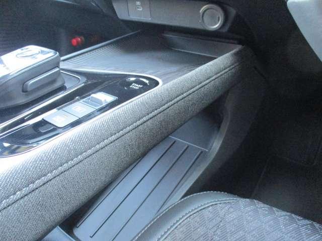 オーラ １．２　Ｇ　日産純正メモリーナビ　フルセグテレビ　ハイビームアシスト　ＥＴＣ車載器　アルミ　展示試乗車ＵＰ　ＬＤＷ　ＬＥＤライト　バックモニター　エアバッグ　ドライブレコーダー　サイドエアバッグ　メモリーナビ（18枚目）