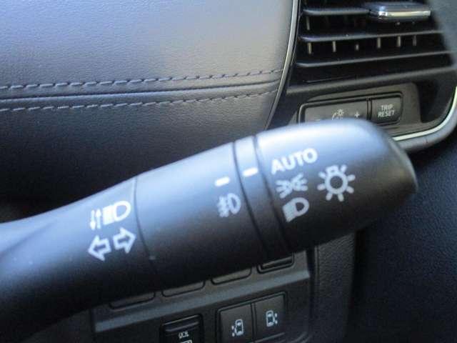 セレナ １．２　ｅ－ＰＯＷＥＲ　ハイウェイスター　Ｖ　日産純正メモリーナビ　スマートキープッシュスタート　左右パワースライドドア　エマージェンシーＢ　助手席エアバッグ　ＡＷ　ワンオーナー車　３列シート　ＥＴＣ車載器　ウォークスルー　ＬＫＡ　サイドカメラ（18枚目）