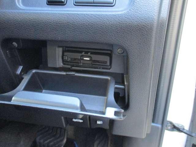 セレナ １．２　ｅ－ＰＯＷＥＲ　ハイウェイスター　Ｖ　日産純正メモリーナビ　スマートキープッシュスタート　左右パワースライドドア　エマージェンシーＢ　助手席エアバッグ　ＡＷ　ワンオーナー車　３列シート　ＥＴＣ車載器　ウォークスルー　ＬＫＡ　サイドカメラ（30枚目）