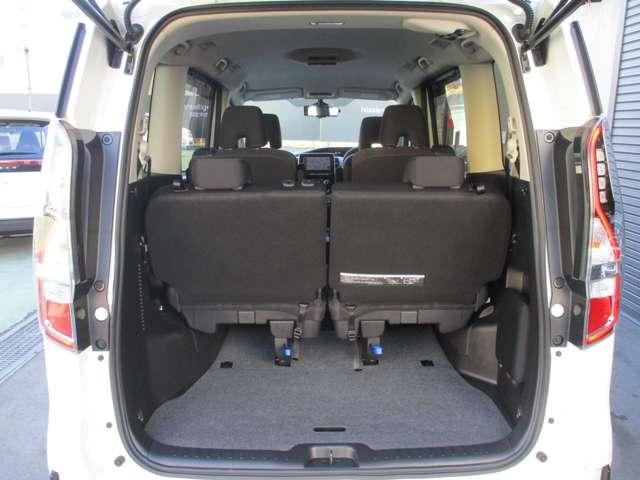 セレナ １．２　ｅ－ＰＯＷＥＲ　ハイウェイスター　Ｖ　日産純正メモリーナビ　スマートキープッシュスタート　左右パワースライドドア　エマージェンシーＢ　助手席エアバッグ　ＡＷ　ワンオーナー車　３列シート　ＥＴＣ車載器　ウォークスルー　ＬＫＡ　サイドカメラ（40枚目）