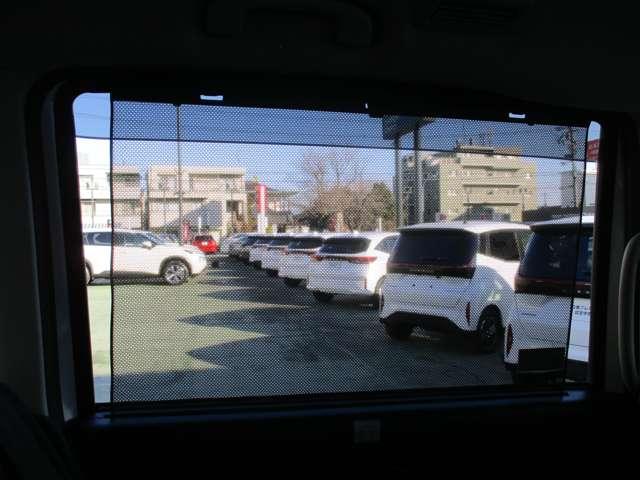 セレナ １．２　ｅ－ＰＯＷＥＲ　ハイウェイスター　Ｖ　日産純正メモリーナビ　スマートキープッシュスタート　左右パワースライドドア　エマージェンシーＢ　助手席エアバッグ　ＡＷ　ワンオーナー車　３列シート　ＥＴＣ車載器　ウォークスルー　ＬＫＡ　サイドカメラ（50枚目）