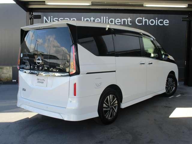 セレナ ２．０　ハイウェイスターＶ　日産純正メーカーナビ　プロパイロット　地上デジタル　ＬＫＡ　追従クルーズ　アイドリングＳ　スマートキー＆プッシュスタート　両側自動ドア　ＬＥＤヘッドライト　３列シート　Ｂカメラ　ワンオーナー　ドラレコ（3枚目）