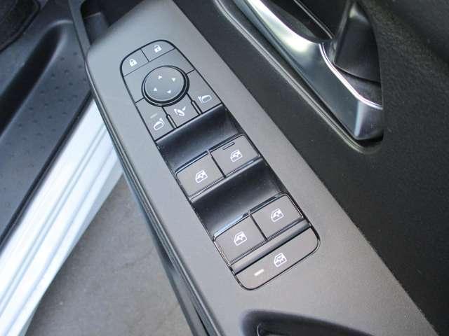 セレナ ２．０　ハイウェイスターＶ　日産純正メーカーナビ　プロパイロット　地上デジタル　ＬＫＡ　追従クルーズ　アイドリングＳ　スマートキー＆プッシュスタート　両側自動ドア　ＬＥＤヘッドライト　３列シート　Ｂカメラ　ワンオーナー　ドラレコ（34枚目）