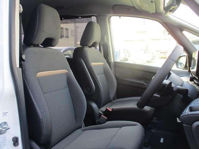 セレナ ２．０　ハイウェイスターＶ　日産純正メーカーナビ　プロパイロット　地上デジタル　ＬＫＡ　追従クルーズ　アイドリングＳ　スマートキー＆プッシュスタート　両側自動ドア　ＬＥＤヘッドライト　３列シート　Ｂカメラ　ワンオーナー　ドラレコ（40枚目）