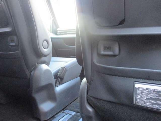 セレナ ２．０　ハイウェイスターＶ　日産純正メーカーナビ　プロパイロット　地上デジタル　ＬＫＡ　追従クルーズ　アイドリングＳ　スマートキー＆プッシュスタート　両側自動ドア　ＬＥＤヘッドライト　３列シート　Ｂカメラ　ワンオーナー　ドラレコ（52枚目）