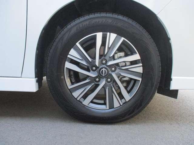 セレナ ２．０　ハイウェイスターＶ　日産純正メーカーナビ　プロパイロット　地上デジタル　ＬＫＡ　追従クルーズ　アイドリングＳ　スマートキー＆プッシュスタート　両側自動ドア　ＬＥＤヘッドライト　３列シート　Ｂカメラ　ワンオーナー　ドラレコ（61枚目）