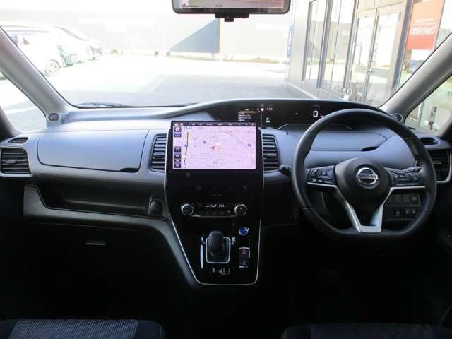 セレナ １．２　ｅ－ＰＯＷＥＲ　ハイウェイスター　パナソニック製１０インチメモリーナビ　衝突軽減ブレーキシステム　カーテンエアバック　３列シート　レーンキープ　ＡＣＣ　ＬＥＤライト　ワンオーナー　アルミ　バックモニター　ＥＴＣ　盗難防止　エアバッグ（4枚目）