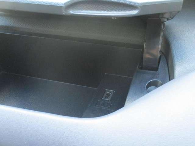 セレナ １．２　ｅ－ＰＯＷＥＲ　ハイウェイスター　パナソニック製１０インチメモリーナビ　衝突軽減ブレーキシステム　カーテンエアバック　３列シート　レーンキープ　ＡＣＣ　ＬＥＤライト　ワンオーナー　アルミ　バックモニター　ＥＴＣ　盗難防止　エアバッグ（27枚目）