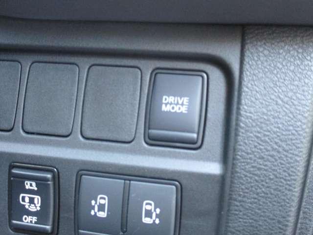 セレナ １．２　ｅ－ＰＯＷＥＲ　ハイウェイスター　パナソニック製１０インチメモリーナビ　衝突軽減ブレーキシステム　カーテンエアバック　３列シート　レーンキープ　ＡＣＣ　ＬＥＤライト　ワンオーナー　アルミ　バックモニター　ＥＴＣ　盗難防止　エアバッグ（28枚目）