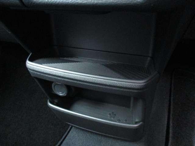 ���i�g���̏����ނ����[�ł���֗��Ȏ��[�X�y�[�X����������p�ӂ���Ă��܂�