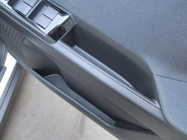 �y�b�g�{�g���z���_�[�̂���h�A�|�P�b�g���g������ǂ��֗��ł��B