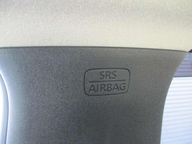 �T�C�h���J�[�e���G�A�o�b�N�ő�������̏Փˎ���������J�o�[���Ă���܂�