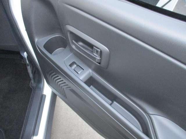 ��ȃh�A�|�P�b�g�ɂ��y�b�g�{�g���z���_�[������̂Ń����O�h���C�u�����K�ł�