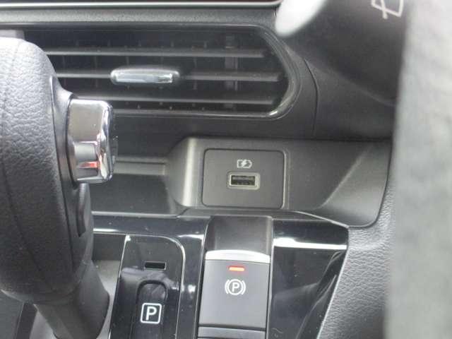 デイズ ６６０　ハイウェイスターＧターボ　プロパイロット　エディショ　日産純正メモリーナビ　地デジＴＶ　アイドリングＳ　スマキー　ＡＨＢ　追従クルコン　パワーステアリング　車線逸脱　ＥＴＣ　ＬＥＤ　元試乗車　メモリーナビゲーション　盗難防止装置　オートエアコン　ドラレコ（11枚目）