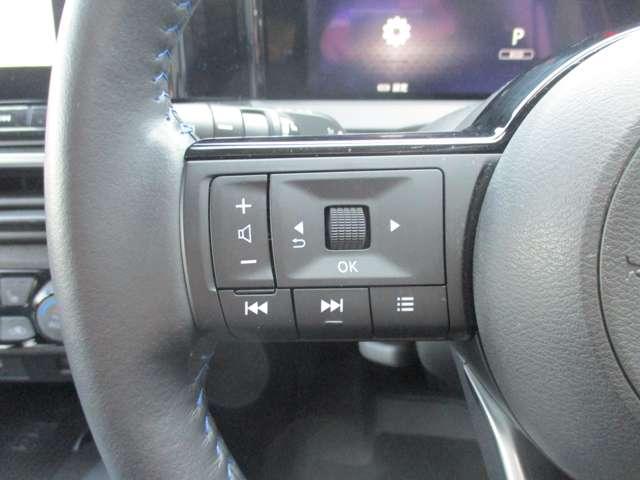 �茳�ŃI�[�f�B�I����ł��܂��B�I�[�f�B�I�̖{�̂̃p�l���𑀍삷��Ƃǂ����Ă����j�^�[�Ɏw��Ȃǂ��t���Č��\�C�ɂȂ�܂��񂩁H�茳�̃X�C�b�`�ő��삷��Ή�ʂ��������ƂȂ�����ł��܂���B