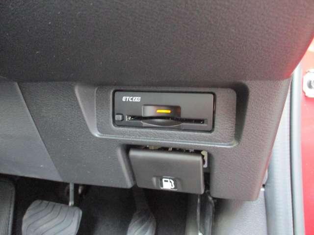 �����ɂd�s�b�t���Ă���܂��B�������H�̗��������X�C�X�C��@�d�s�b�J�[�h�̐\�����݂͓��Y�J�[�h���������߁I�I�I�u���S�v�u���g�N�v�u�֗��v�ŊF���܂̃J�[���C�t���T�|�[�g������T���ڂ̃J�[�h�ł��B