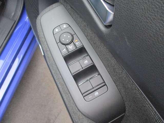 オーラ １．２　Ｇ　レザーエディション　日産純正メーカーナビ　プロパイロット　シートヒータ　スマ－トキ－　盗難防止装置　ＥＴＣ車載器　ＡＨＢ　元試乗車　ＬＥＤライト　ナビ＆ＴＶ　追従式クルーズコントロール　レーンキープ　アルミホイール（33枚目）